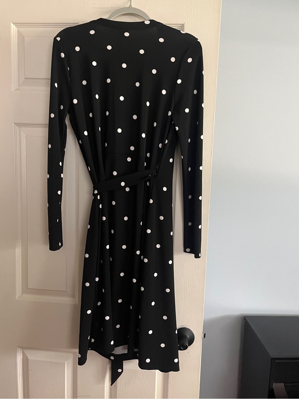 Ann Taylor Black White Polka Dot Wrap Dress Stretch Jersey 8 Non-wrinkle Knee - Picture 2 of 4